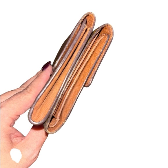 Louis Vuitton Monogram Elise Wallet - Picture 3 of 7